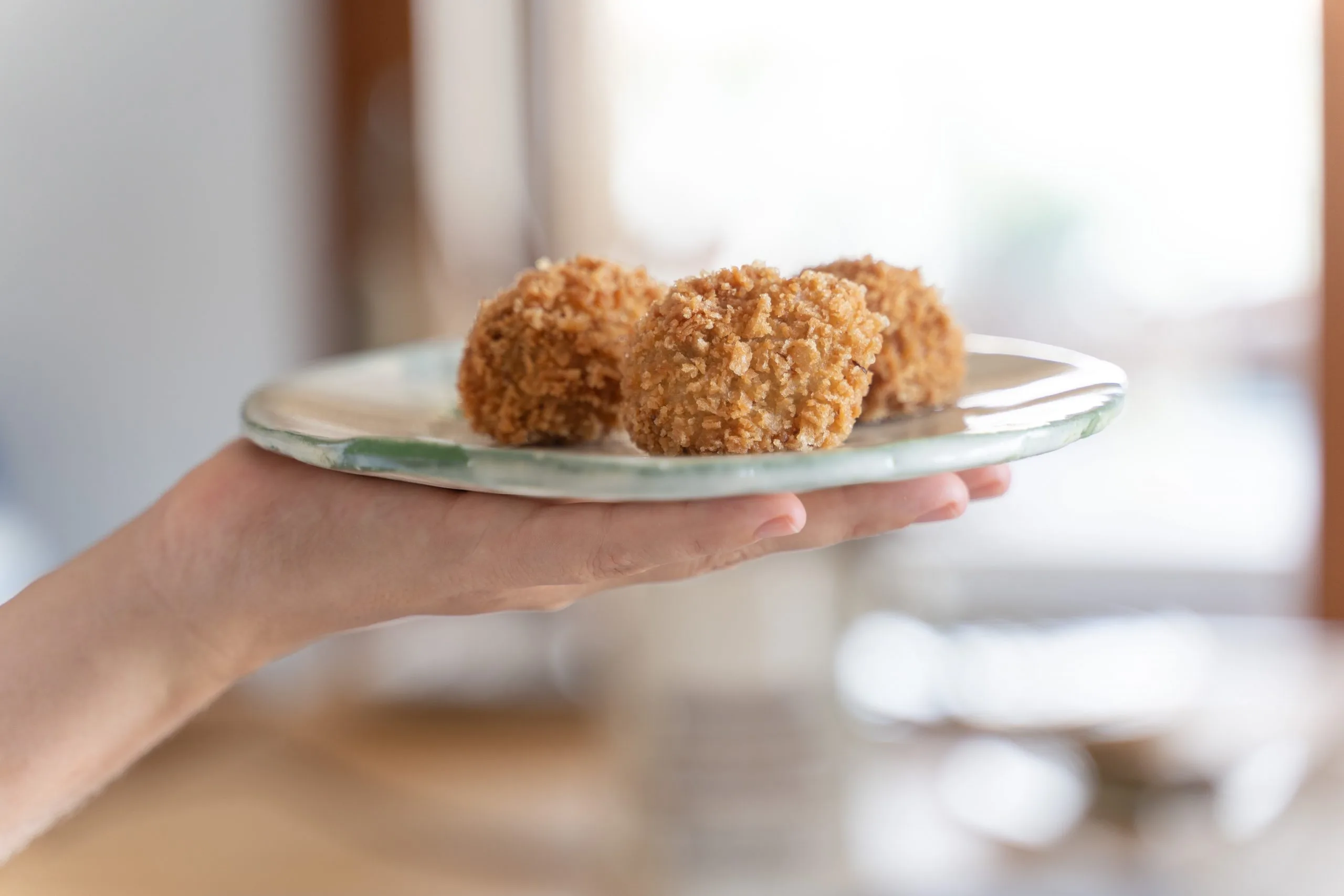 Croquetas de Roquefort, miel y nueces - Imagen 2